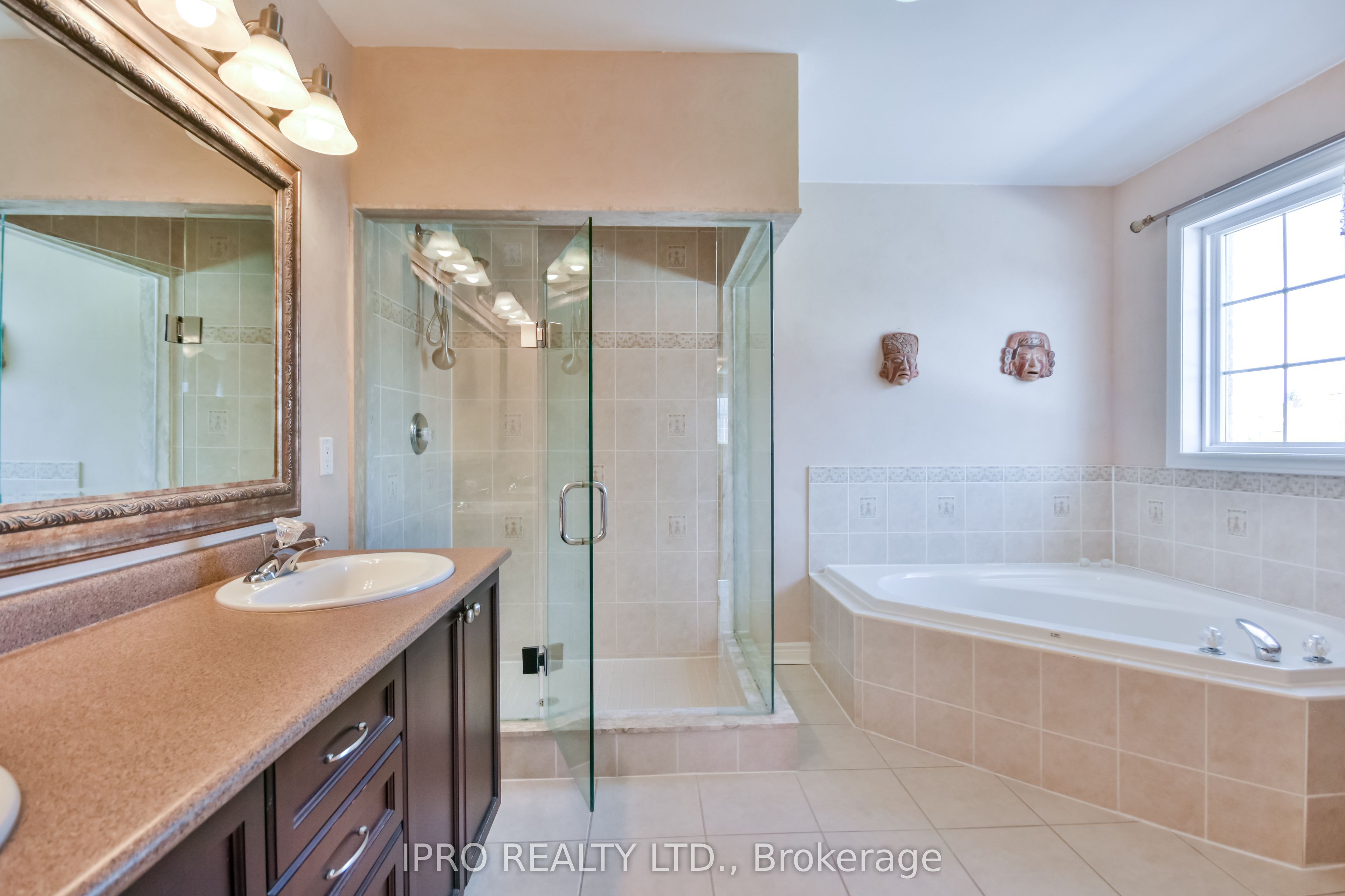79 Sovereign's Gate Property Photo 25