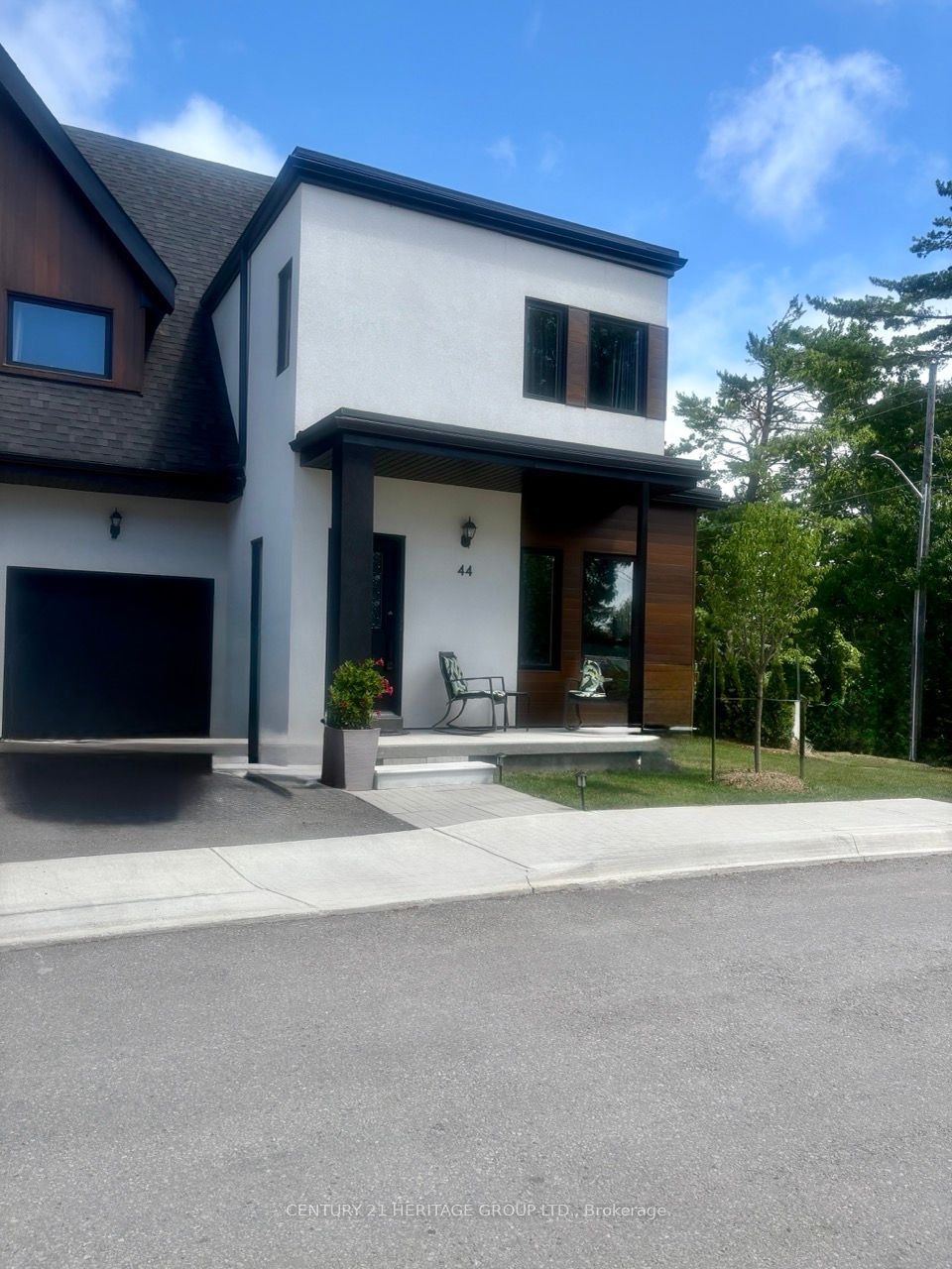 44 Ruby Crescent Property Photo 2
