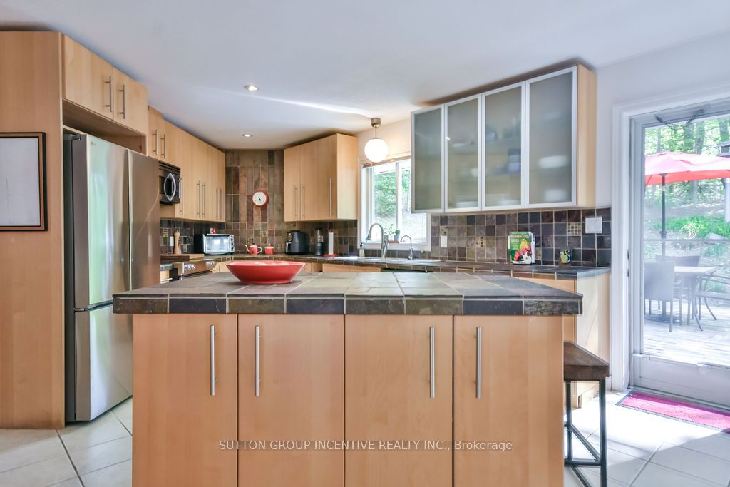 4 Country Club Lane Property Photo 8