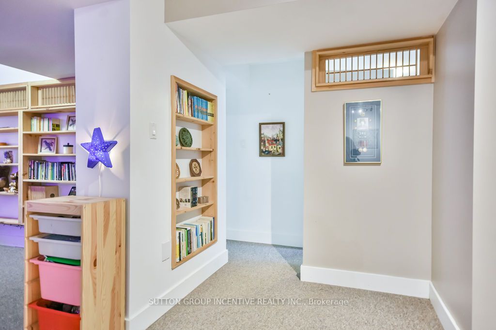 4 Country Club Lane Property Photo 29