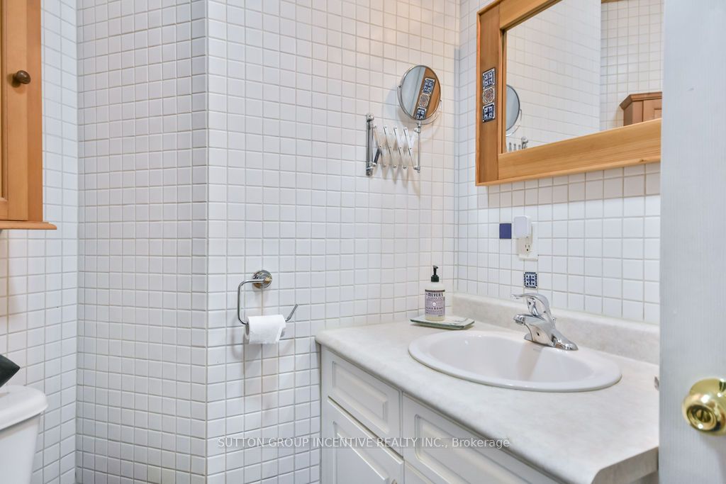 4 Country Club Lane Property Photo 30