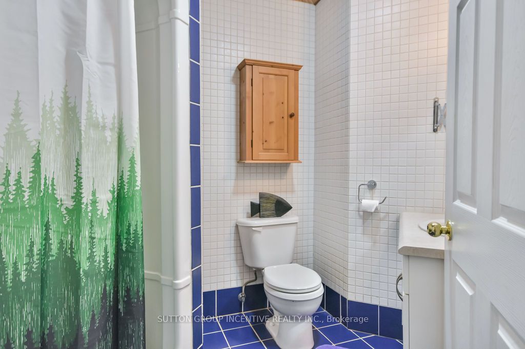 4 Country Club Lane Property Photo 31