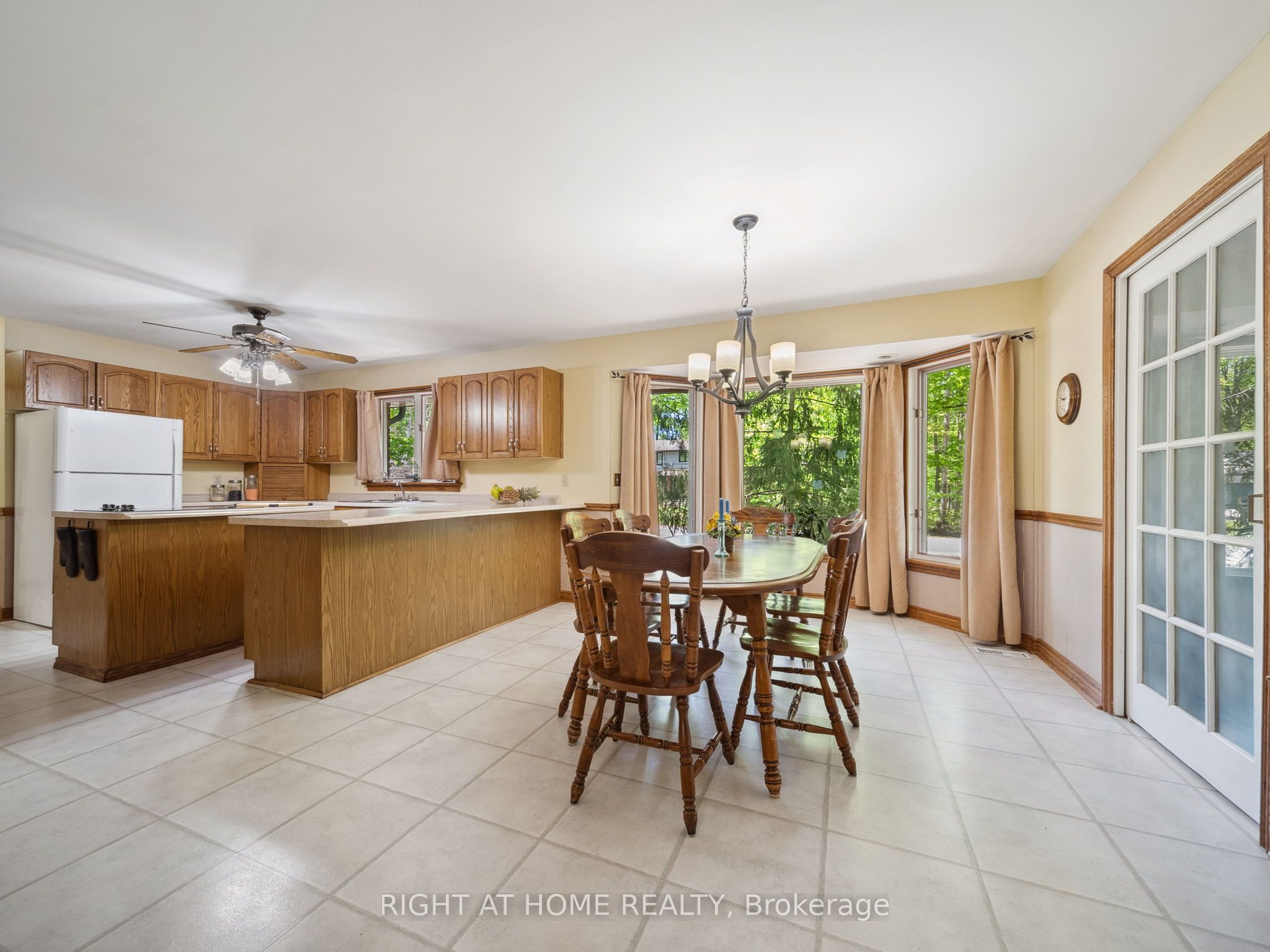 1857 Kensington Place Property Photo 5