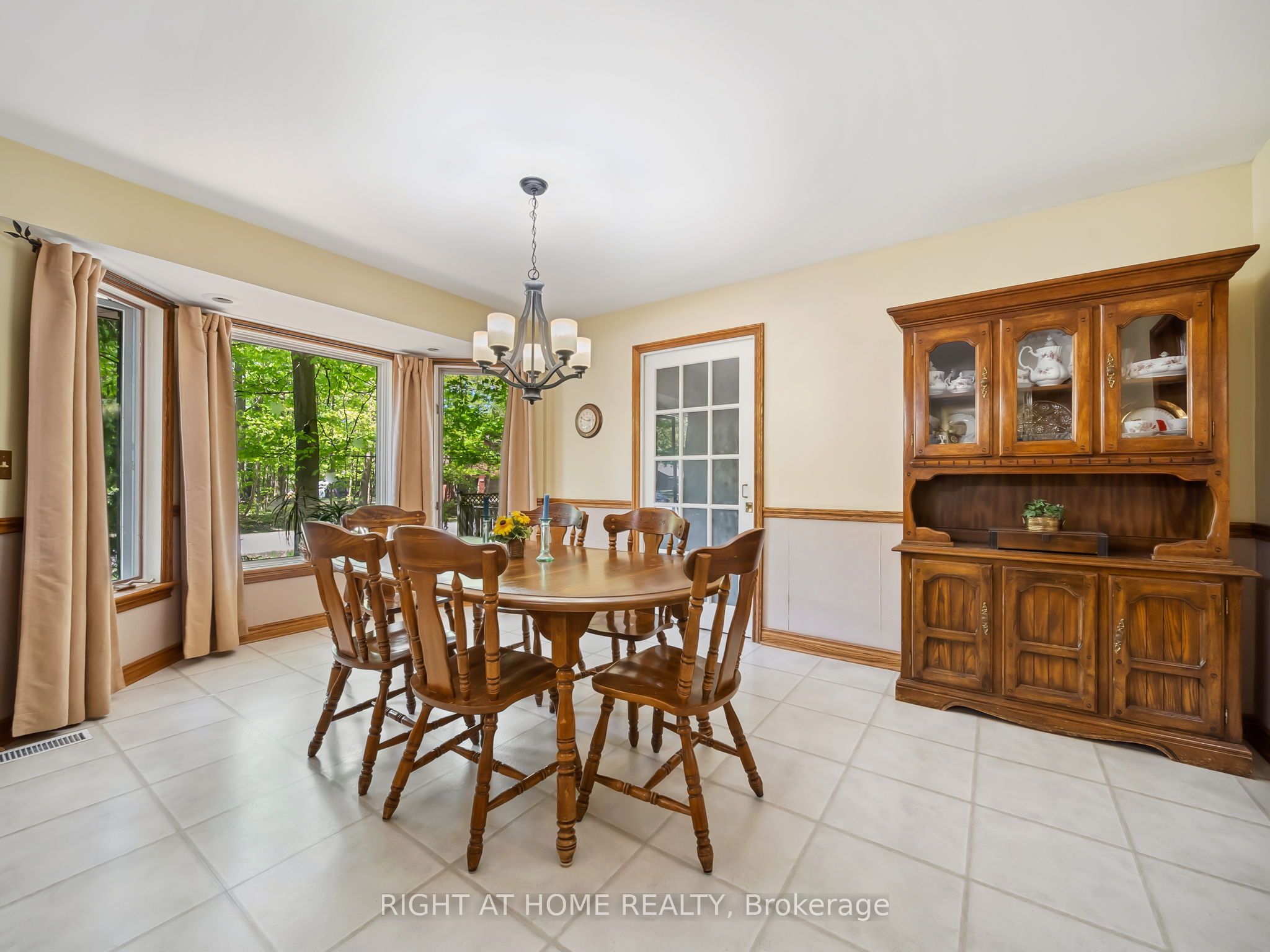 1857 Kensington Place Property Photo 6