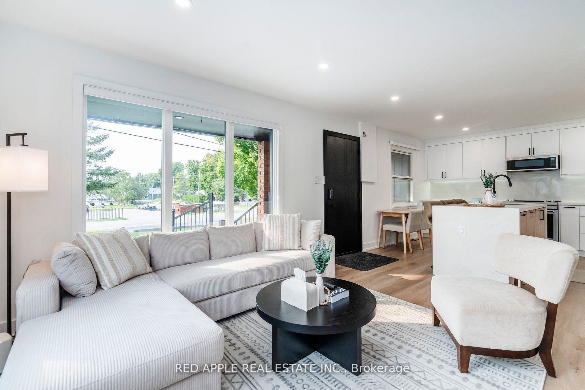 205 Hoyt Avenue Property Photo 16