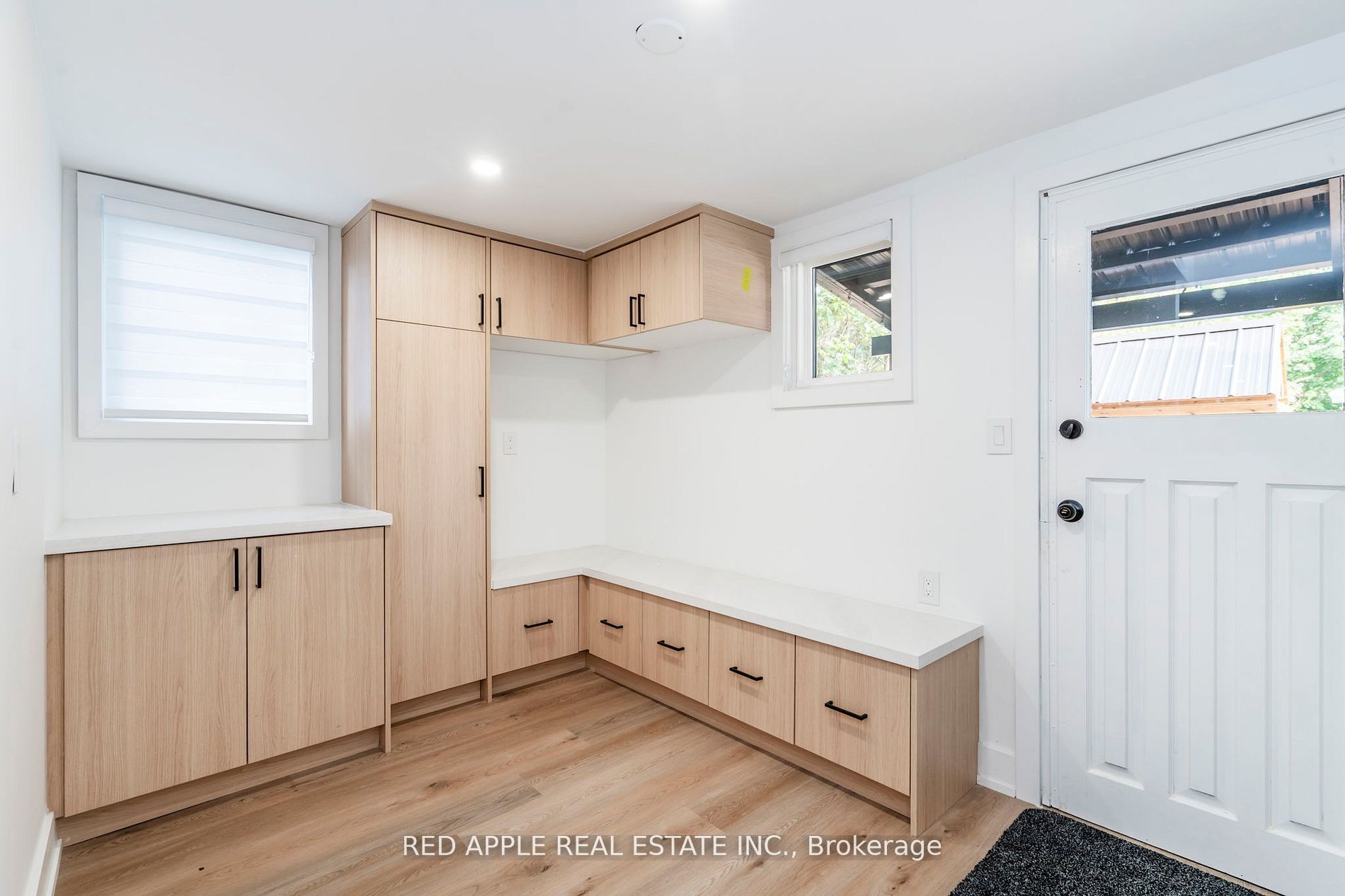 205 Hoyt Avenue Property Photo 22