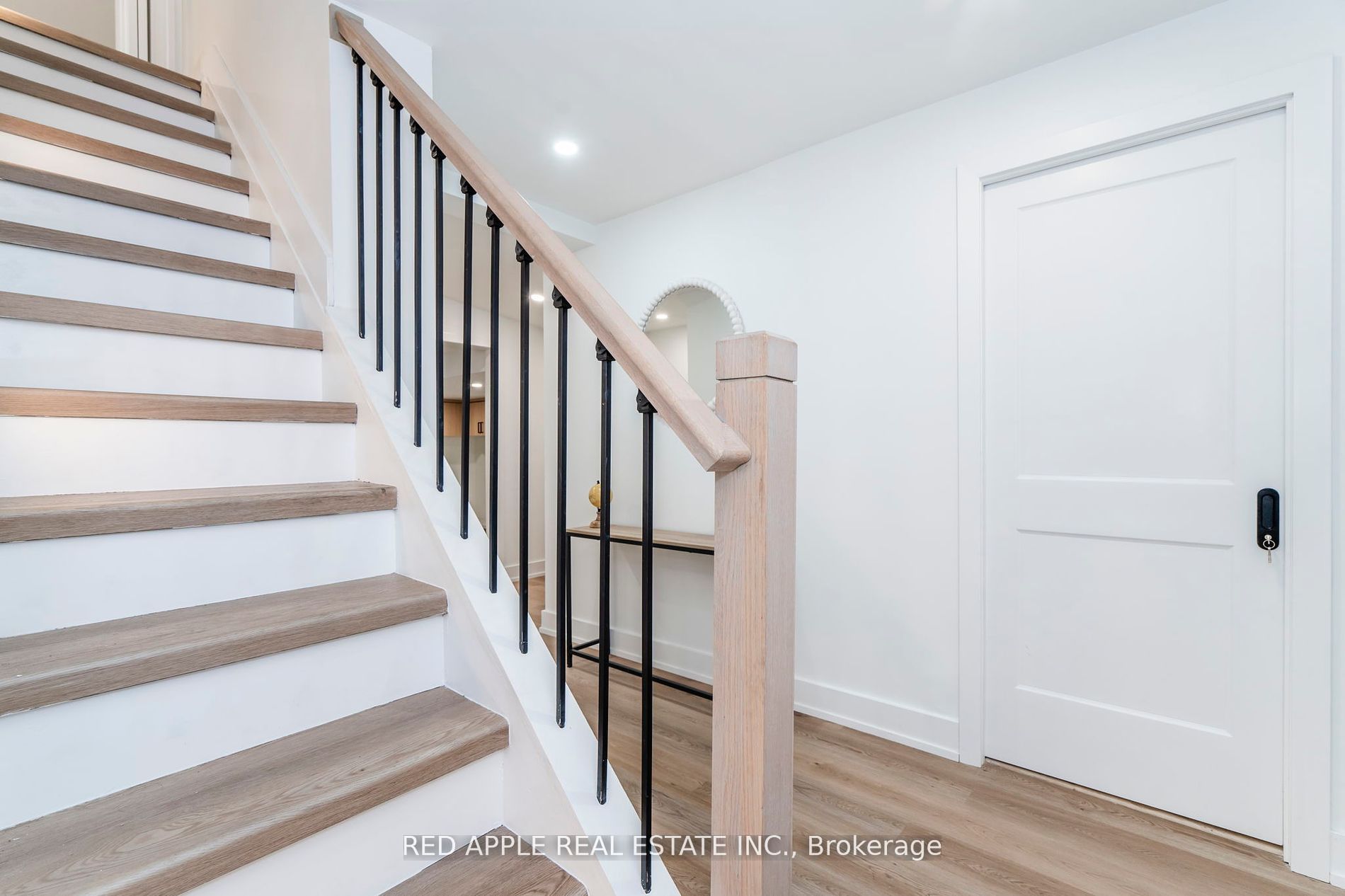 205 Hoyt Avenue Property Photo 27