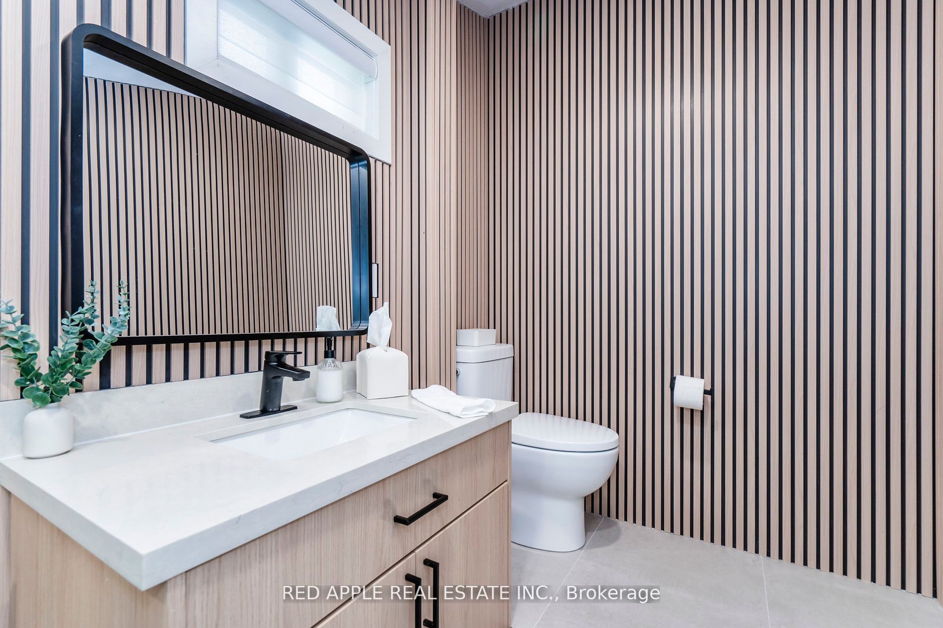 205 Hoyt Avenue Property Photo 32