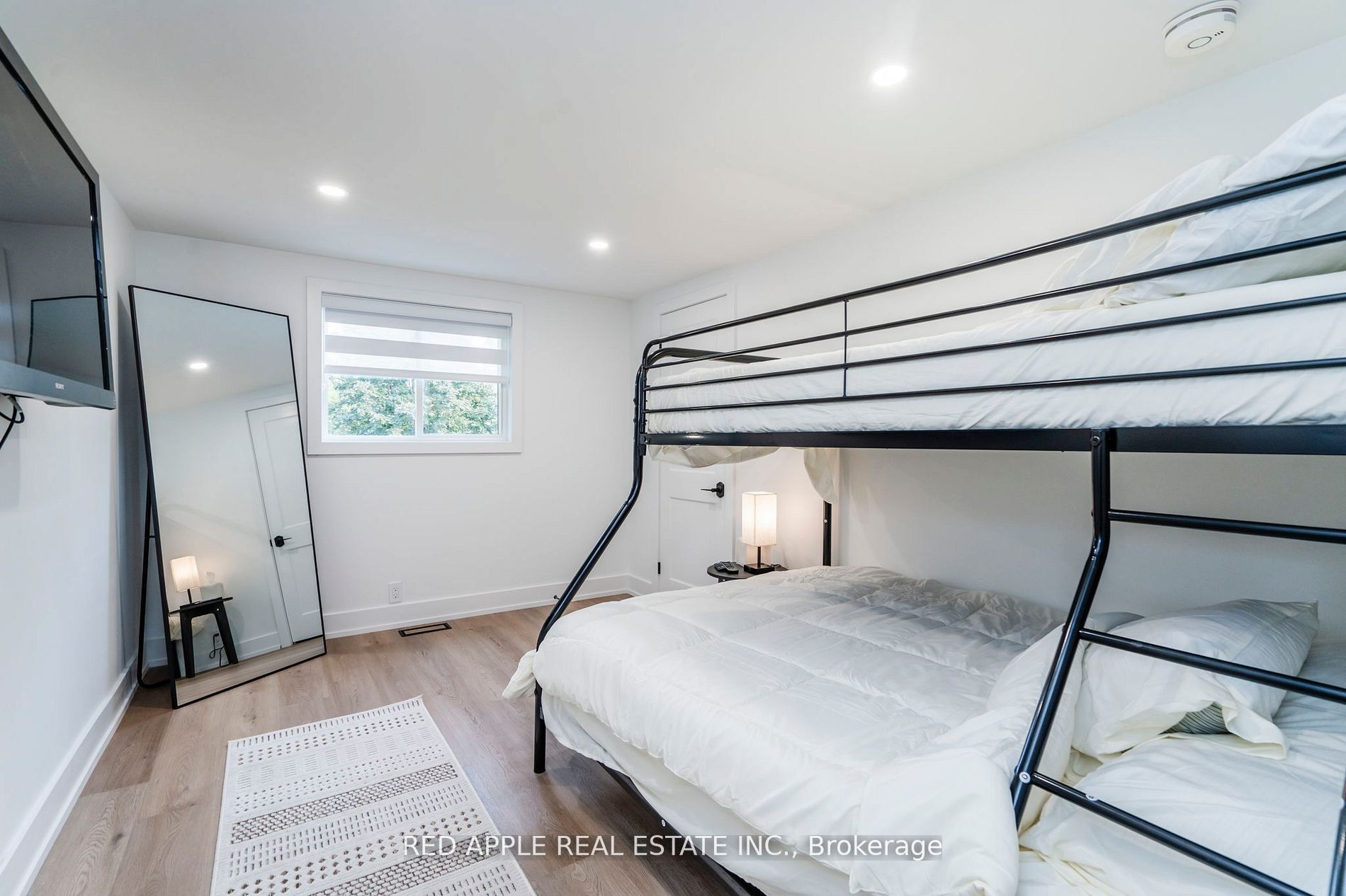 205 Hoyt Avenue Property Photo 35