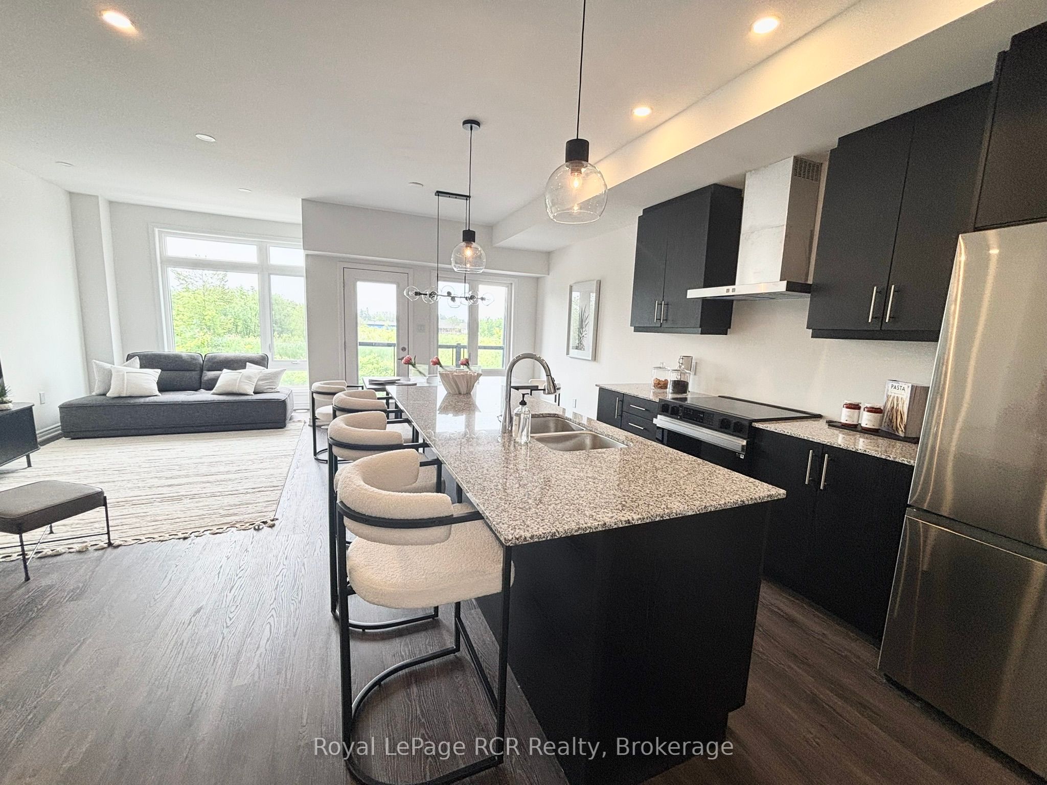 150 Elgin Street Property Photo 10