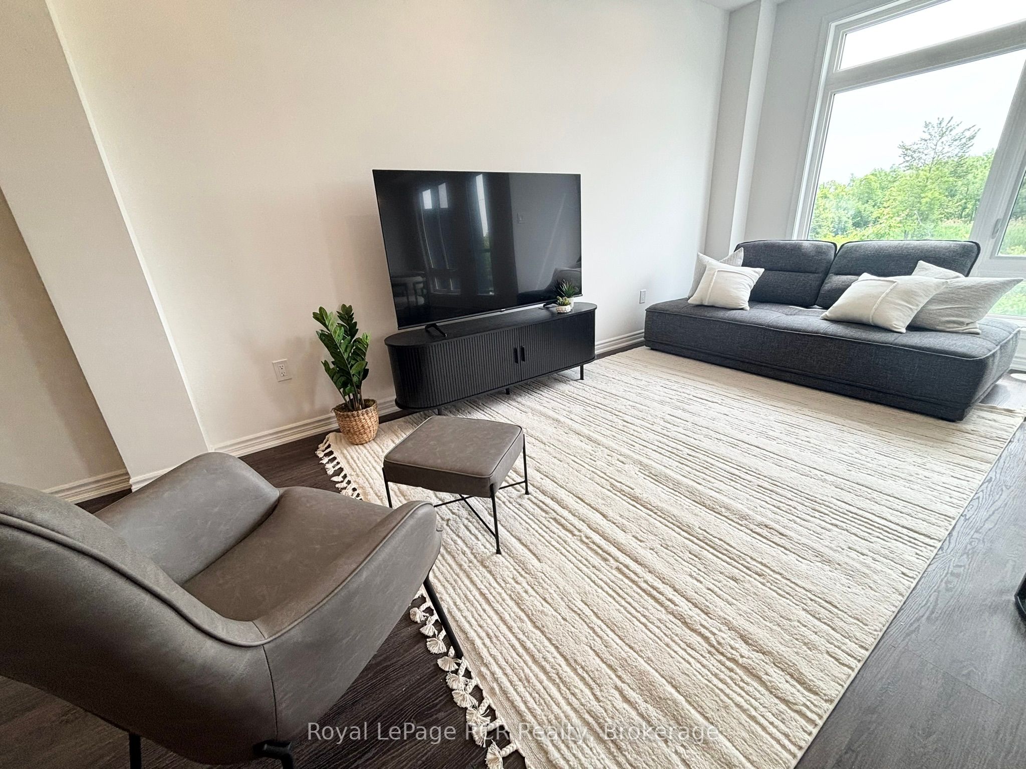 150 Elgin Street Property Photo 16