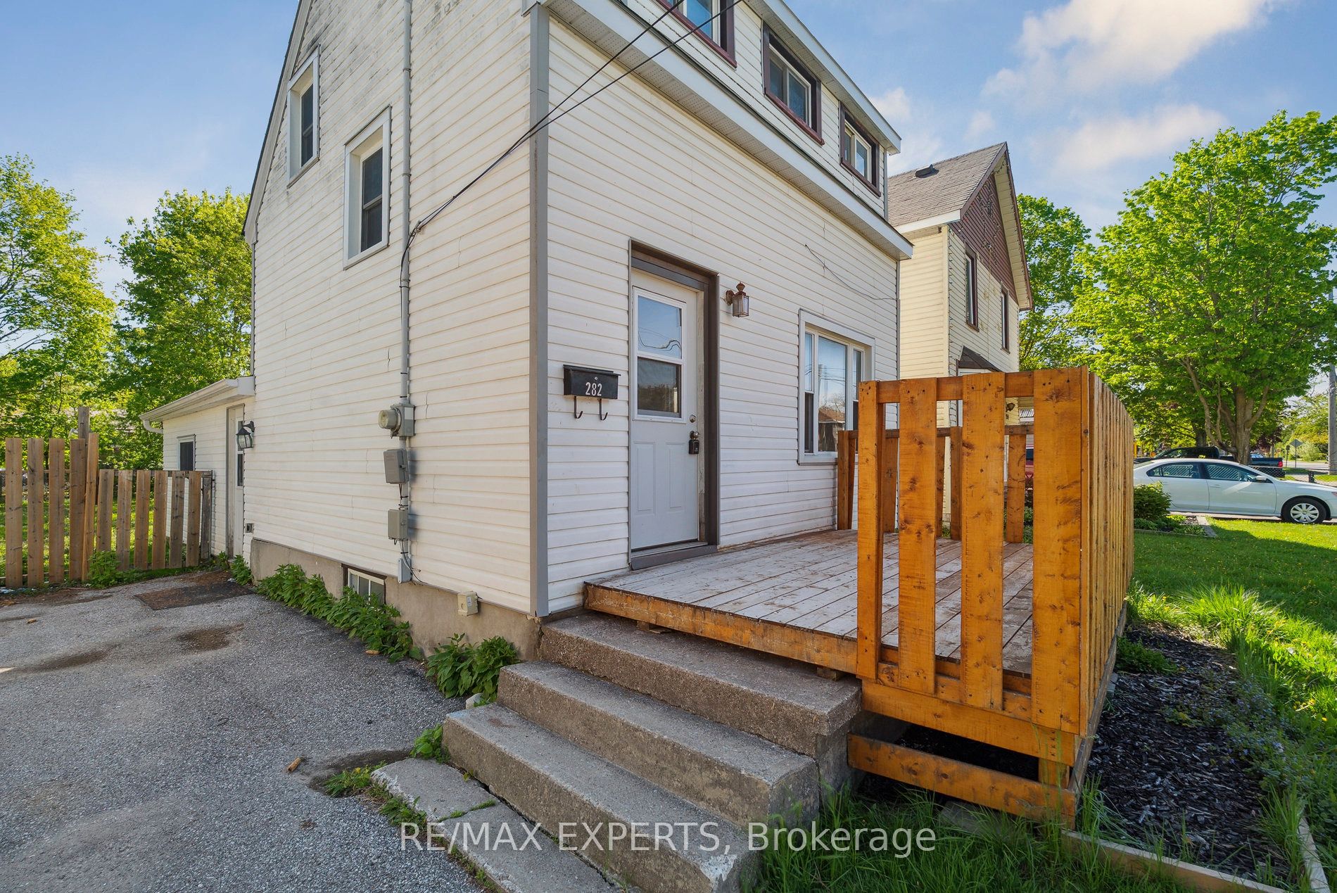 282 Gill Street Property Photo 3