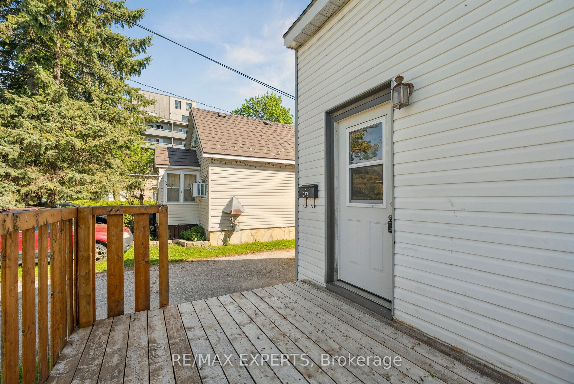 282 Gill Street Property Photo 7