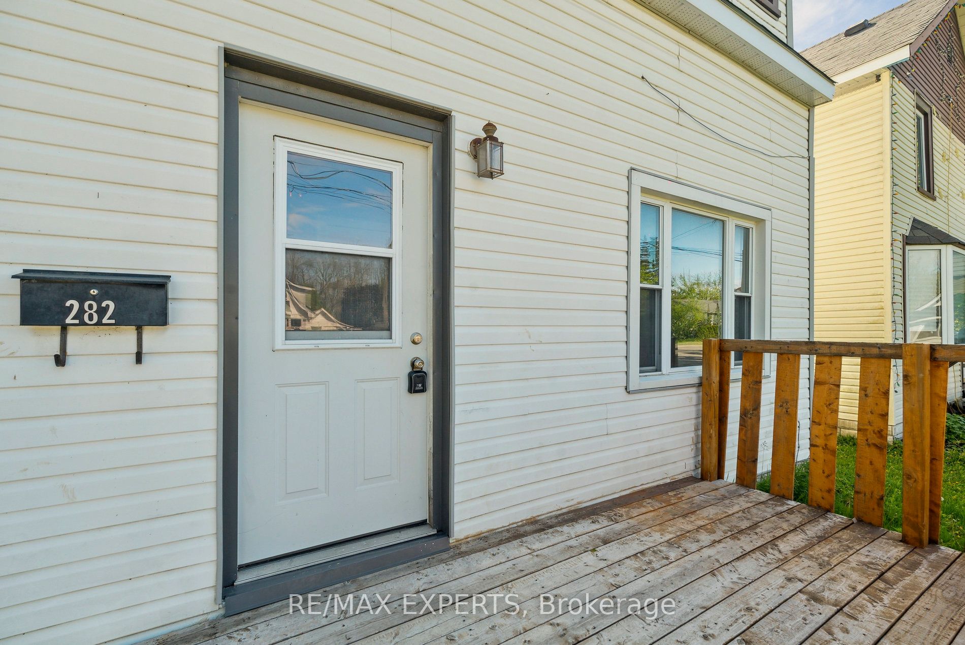 282 Gill Street Property Photo 9