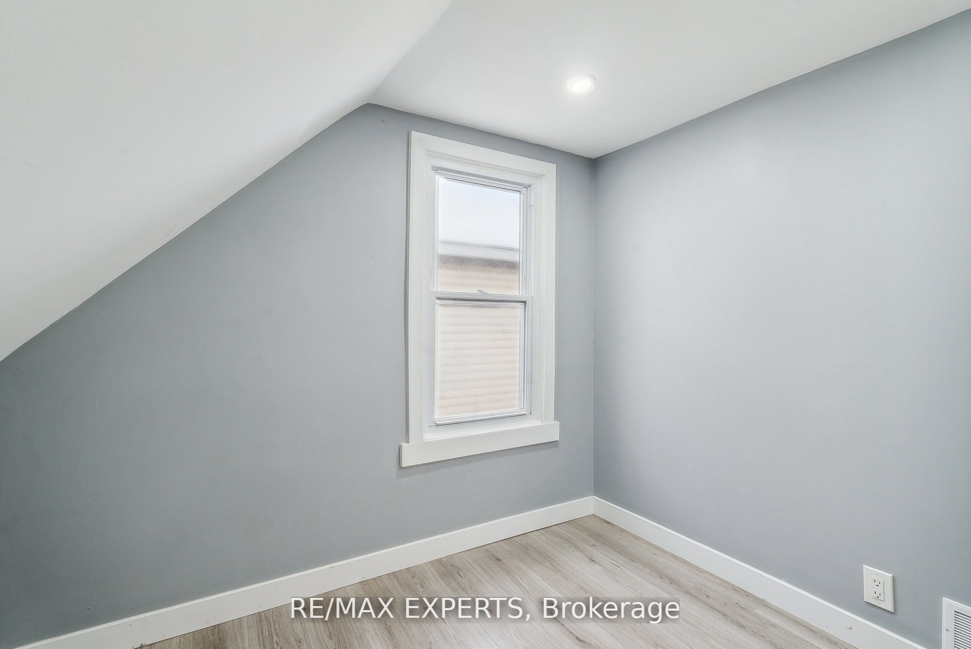 282 Gill Street Property Photo 22