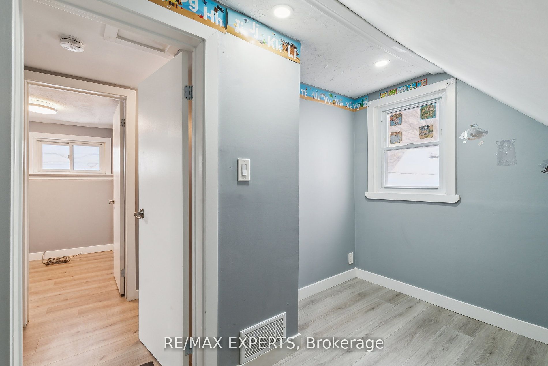 282 Gill Street Property Photo 25