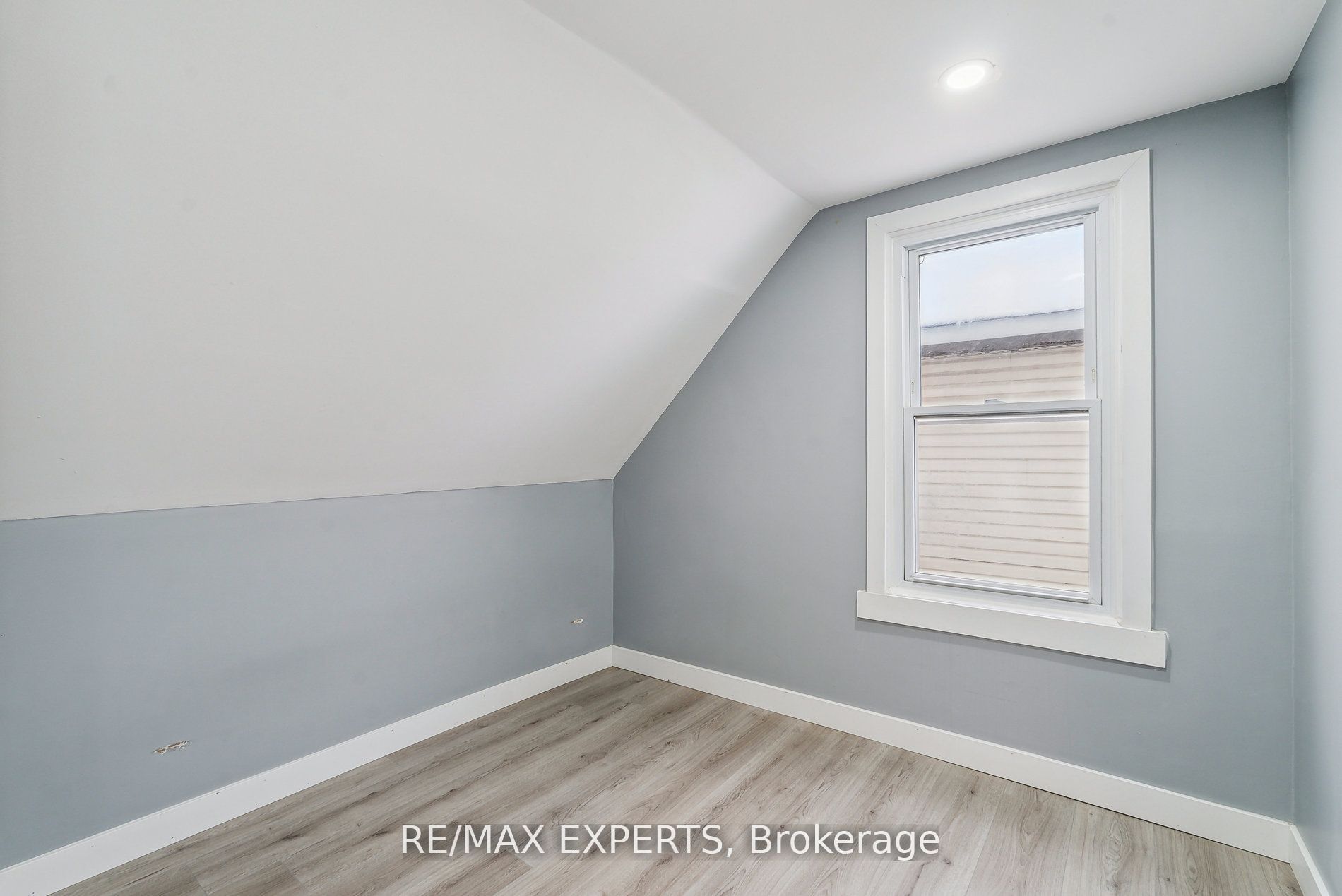 282 Gill Street Property Photo 27