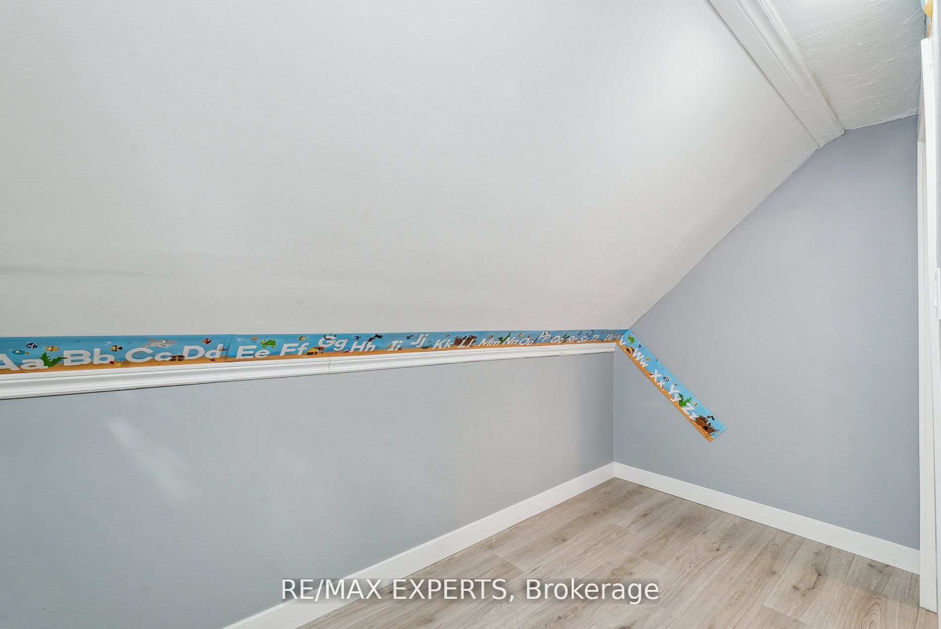 282 Gill Street Property Photo 28
