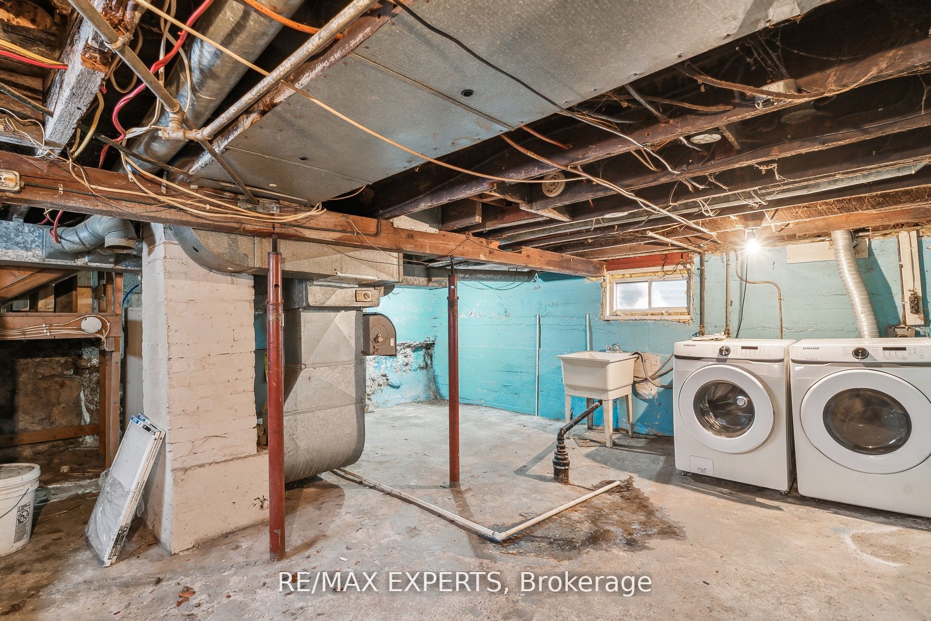 282 Gill Street Property Photo 33