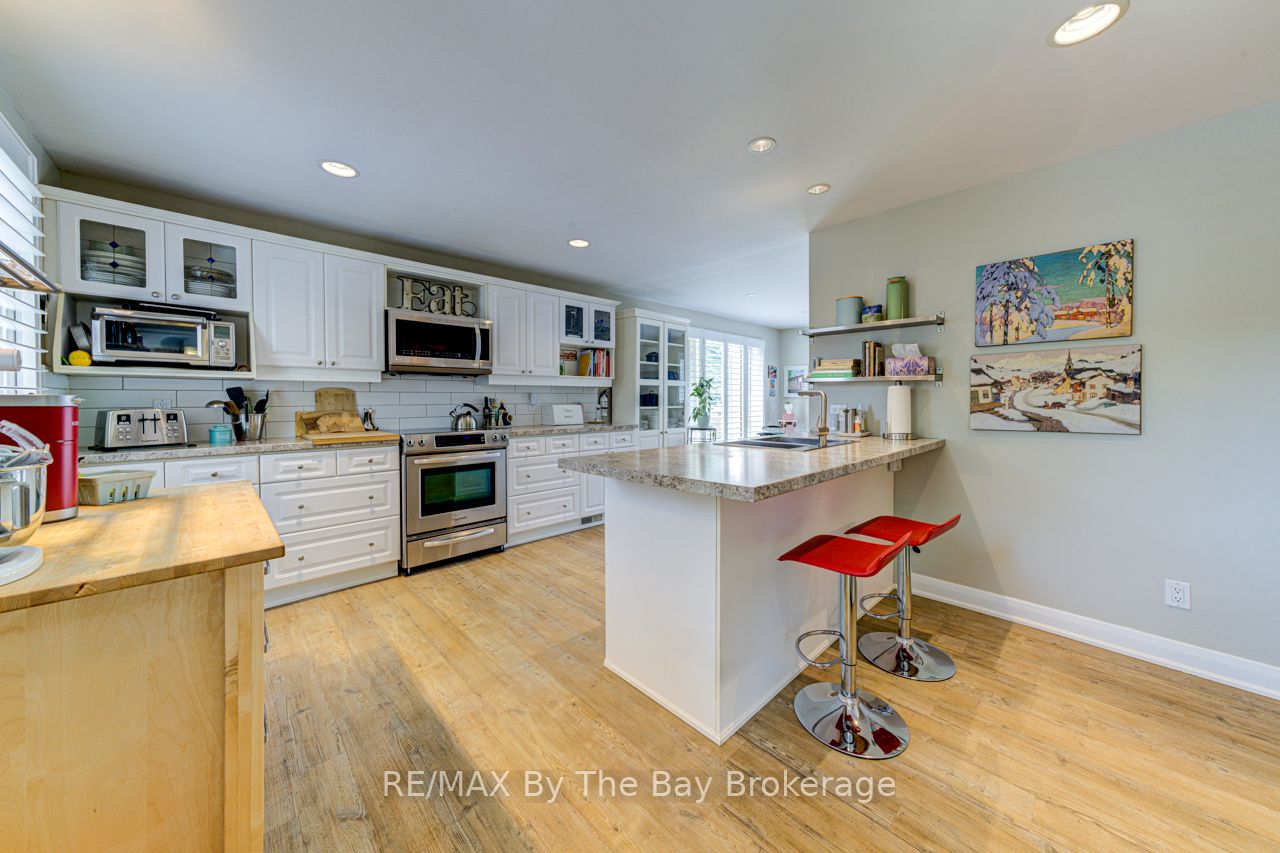 599 Mosley Street Property Photo 7
