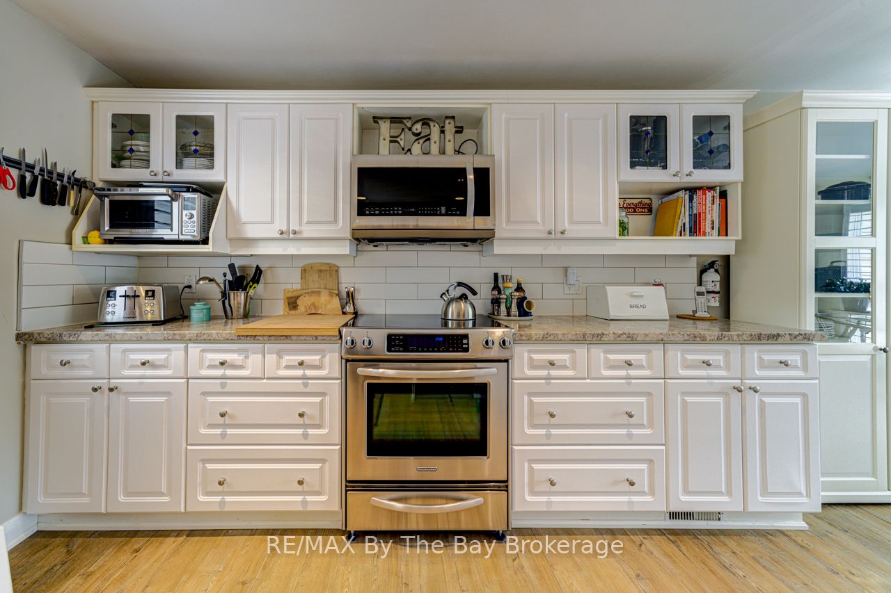 599 Mosley Street Property Photo 11
