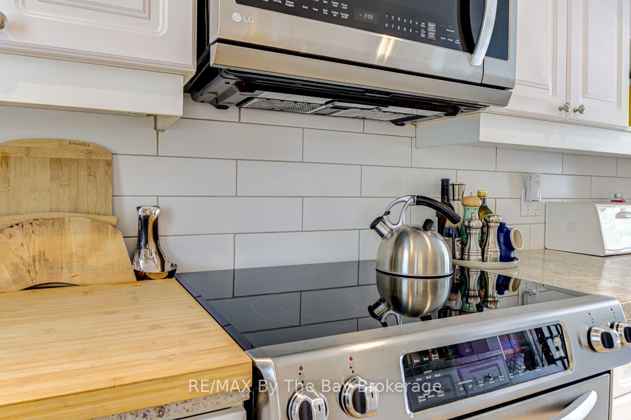 599 Mosley Street Property Photo 13