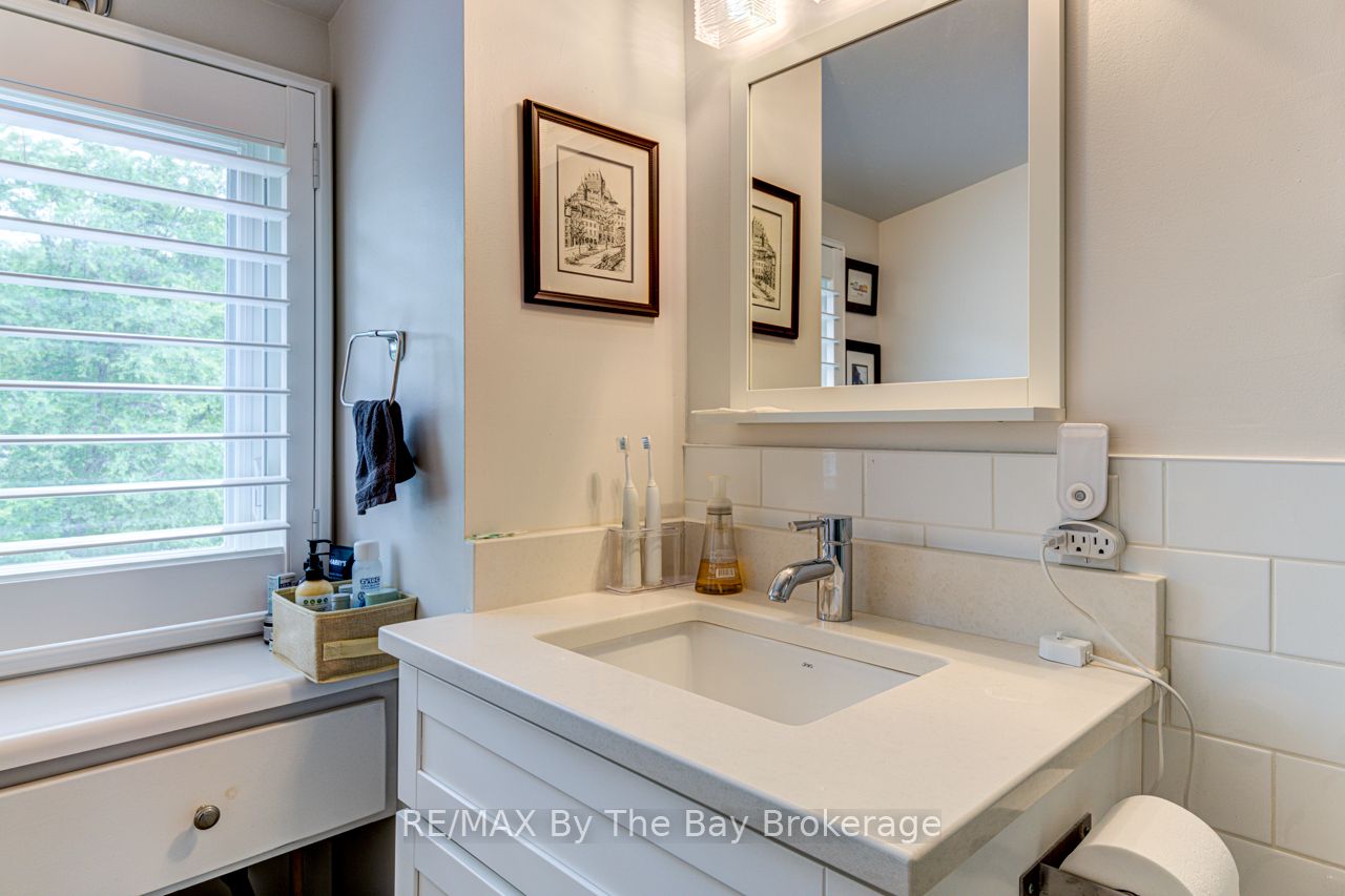 599 Mosley Street Property Photo 35