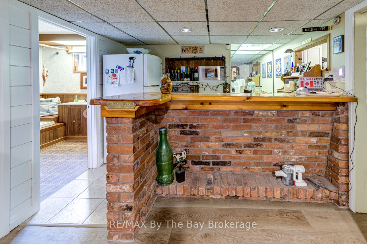 599 Mosley Street Property Photo 40