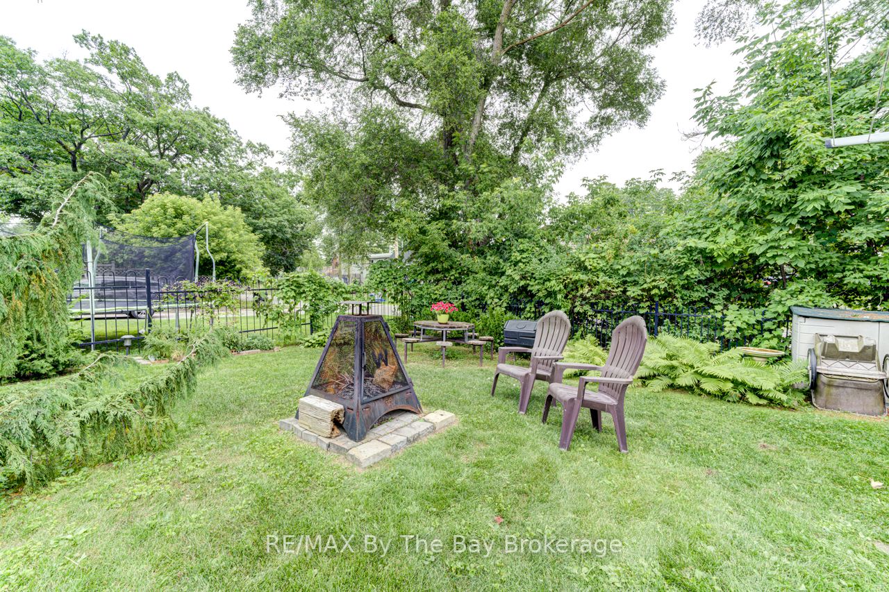 599 Mosley Street Property Photo 45