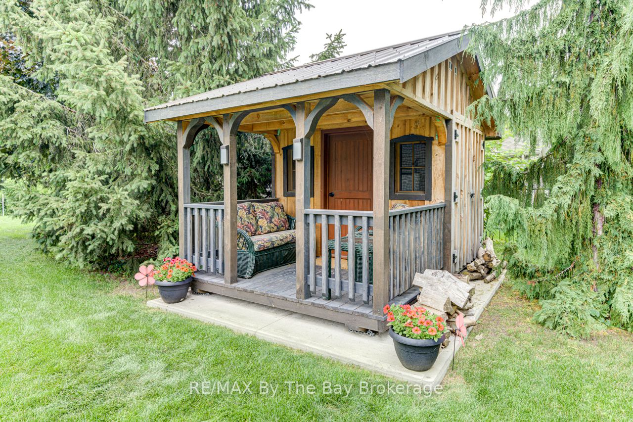 599 Mosley Street Property Photo 46