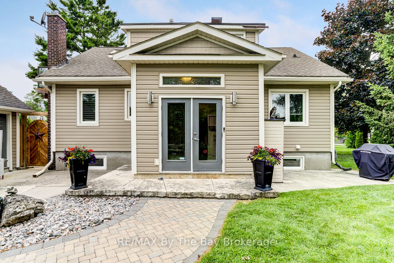 599 Mosley Street Property Photo 47