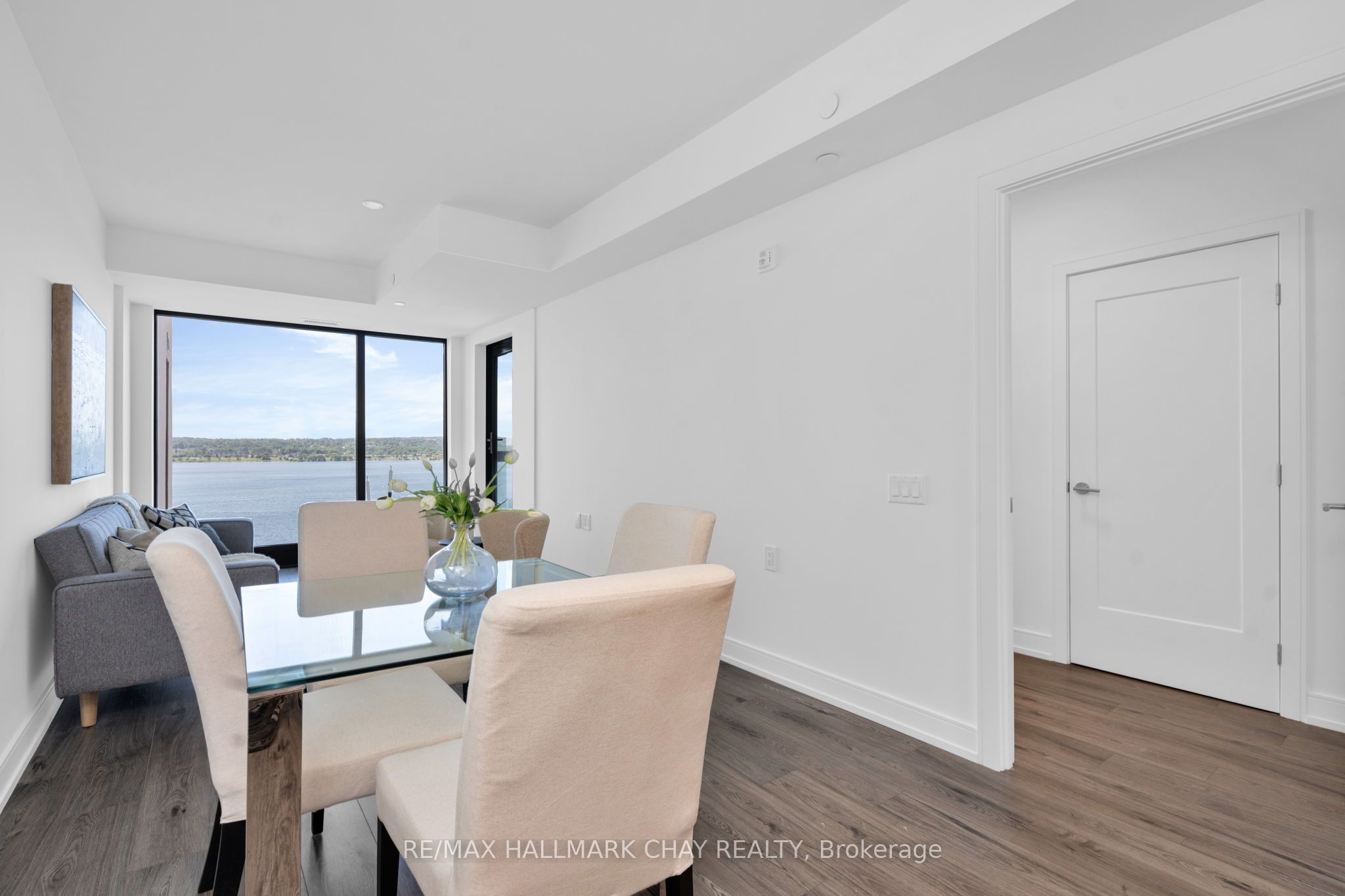 185 Dunlop Street E 810 Property Photo 15