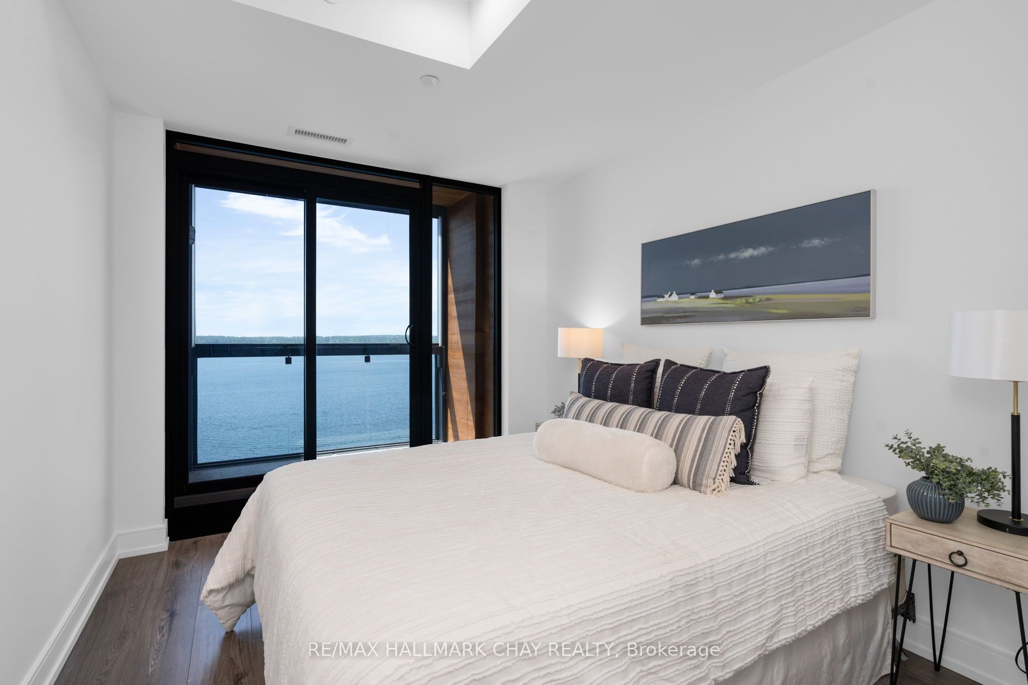 185 Dunlop Street E 810 Property Photo 19