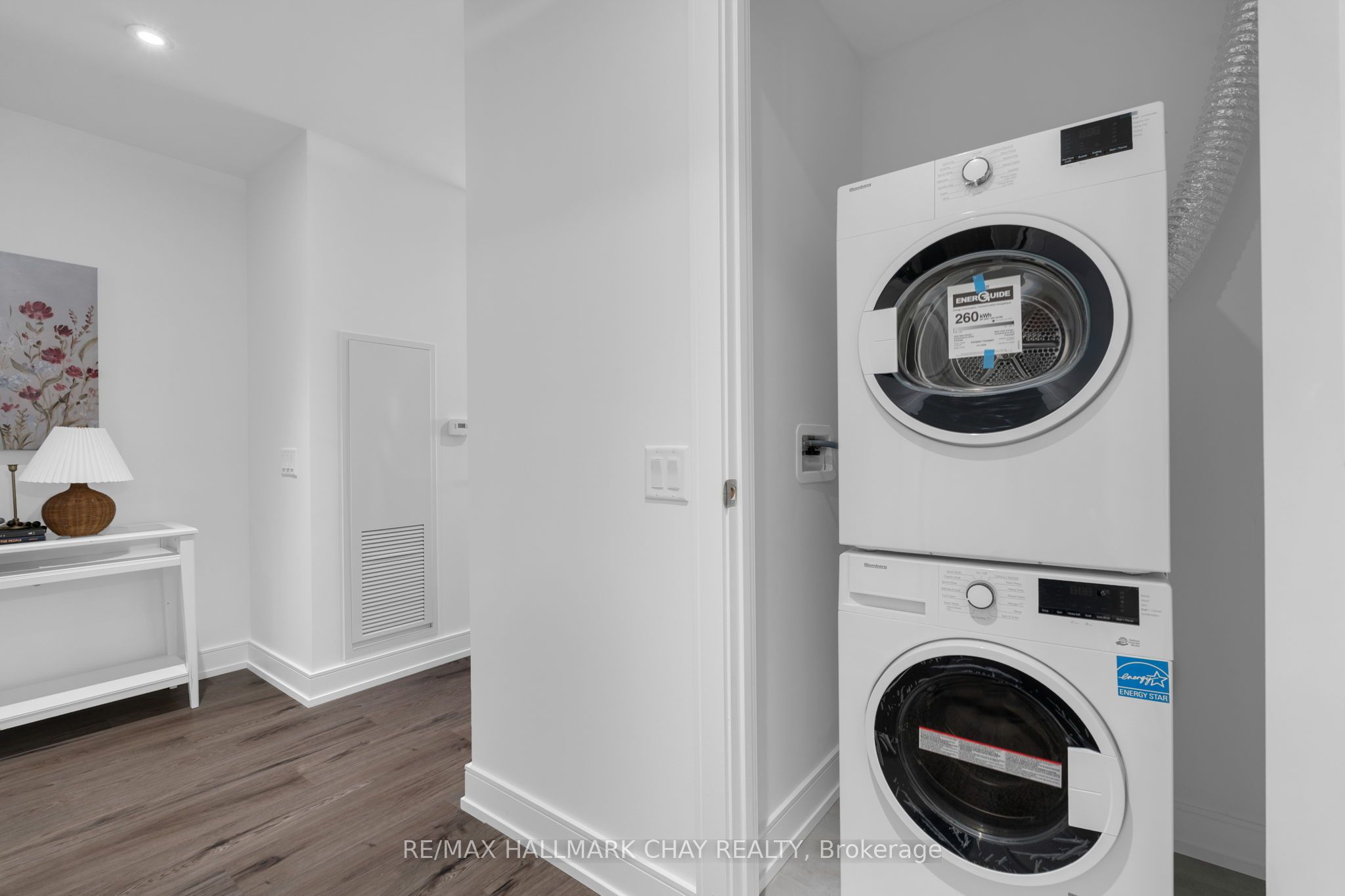 185 Dunlop Street E 810 Property Photo 28