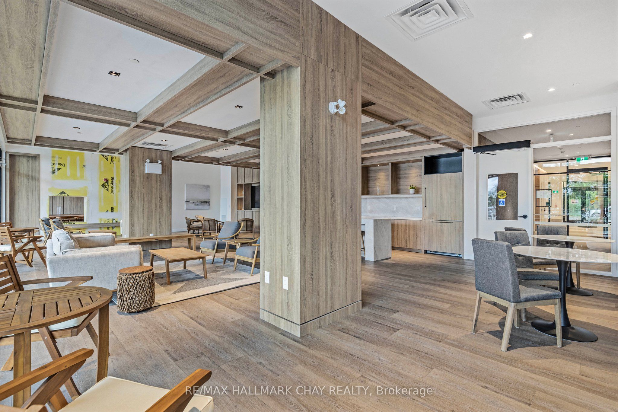 185 Dunlop Street E 810 Property Photo 38