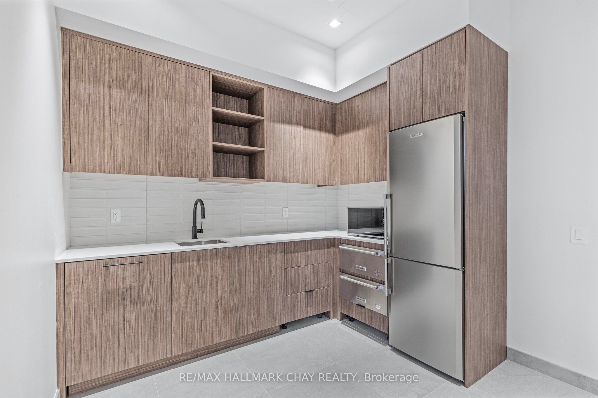 185 Dunlop Street E 810 Property Photo 40