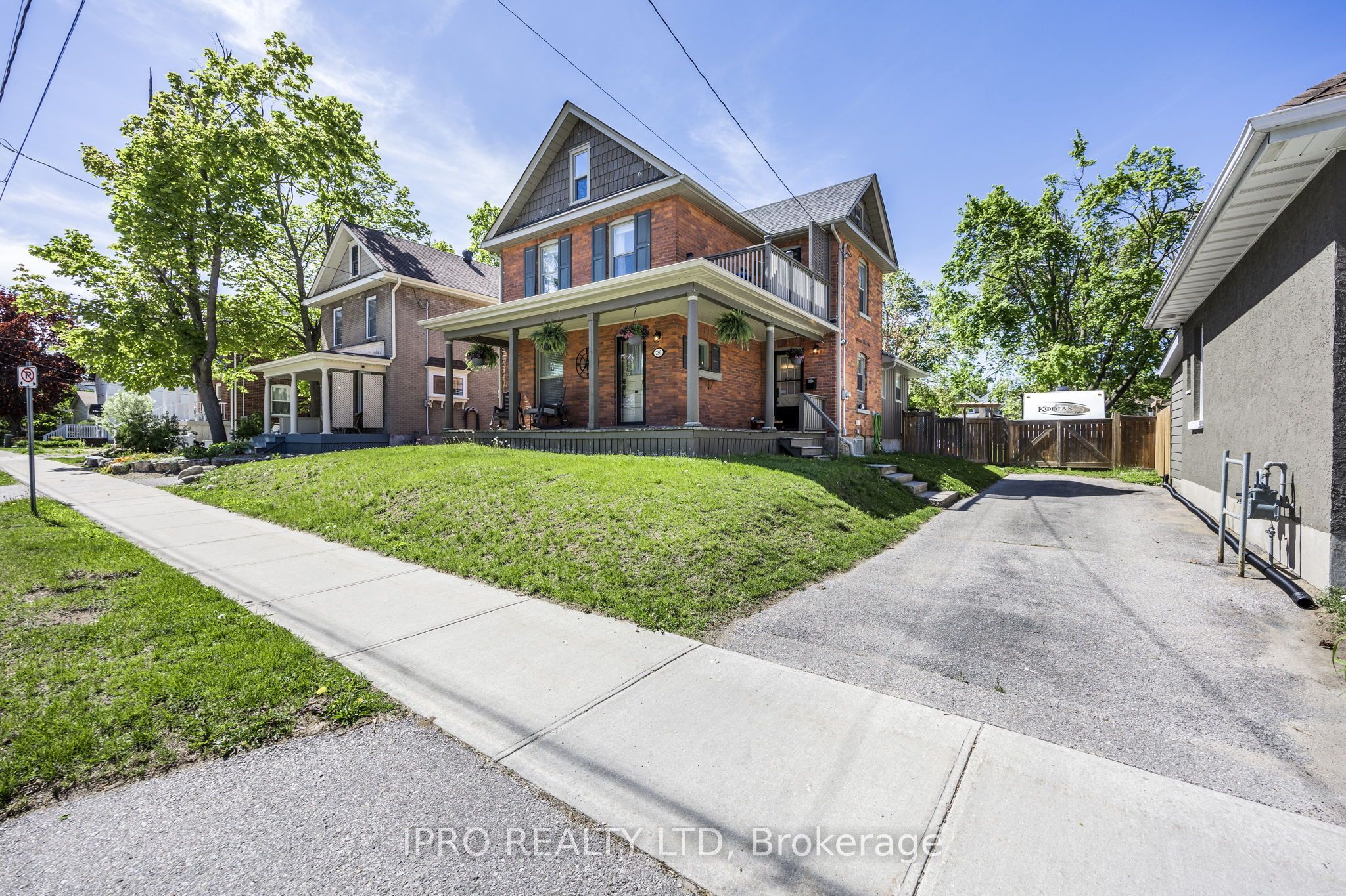 280 Mary St Property Photo