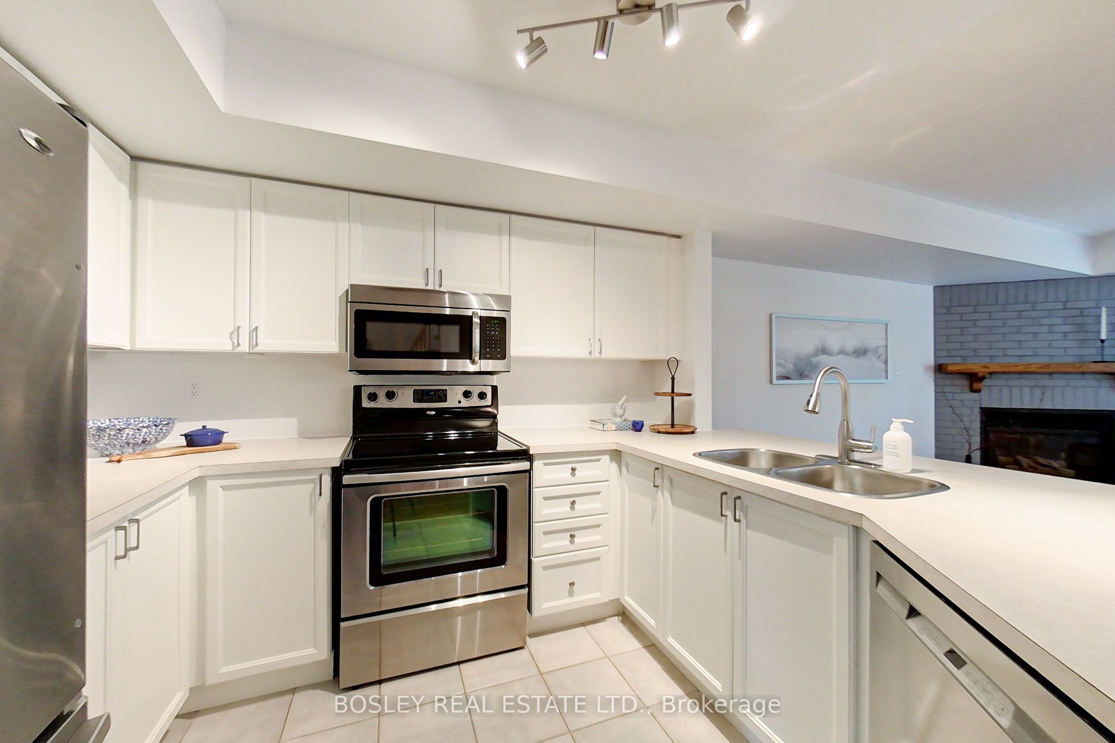 21 Barker Boulevard Property Photo 10