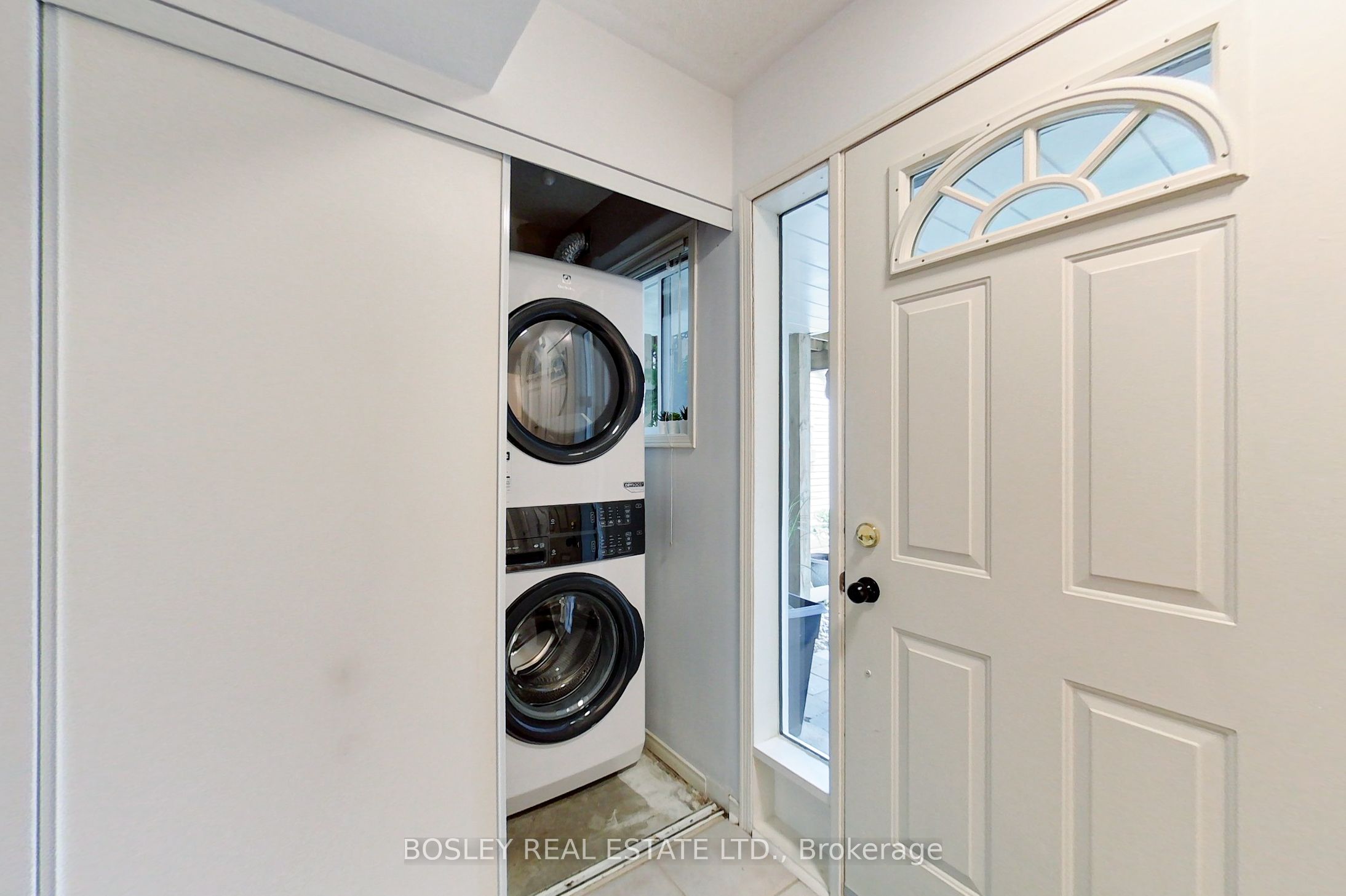 21 Barker Boulevard Property Photo 14