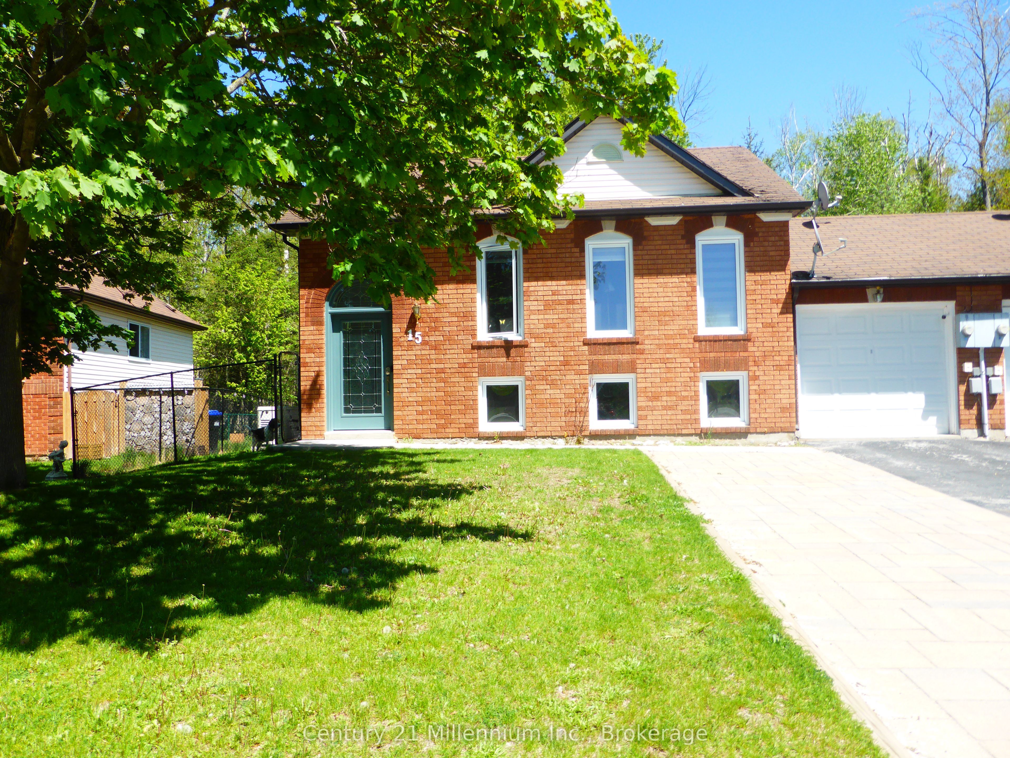 15 Harbour Crescent Property Photo 1