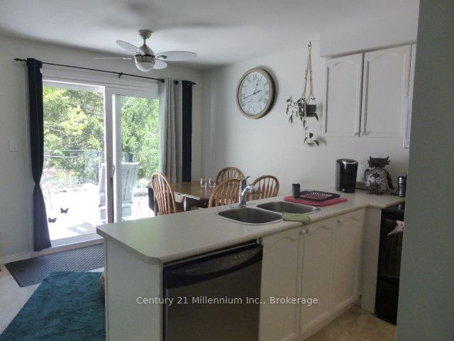 15 Harbour Crescent Property Photo 4