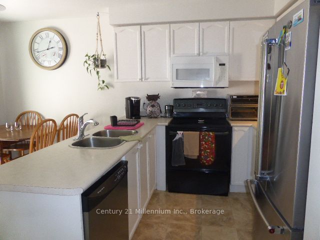 15 Harbour Crescent Property Photo 7