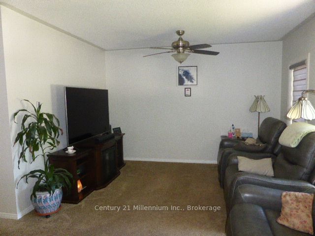 15 Harbour Crescent Property Photo 8