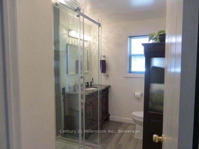15 Harbour Crescent Property Photo 11