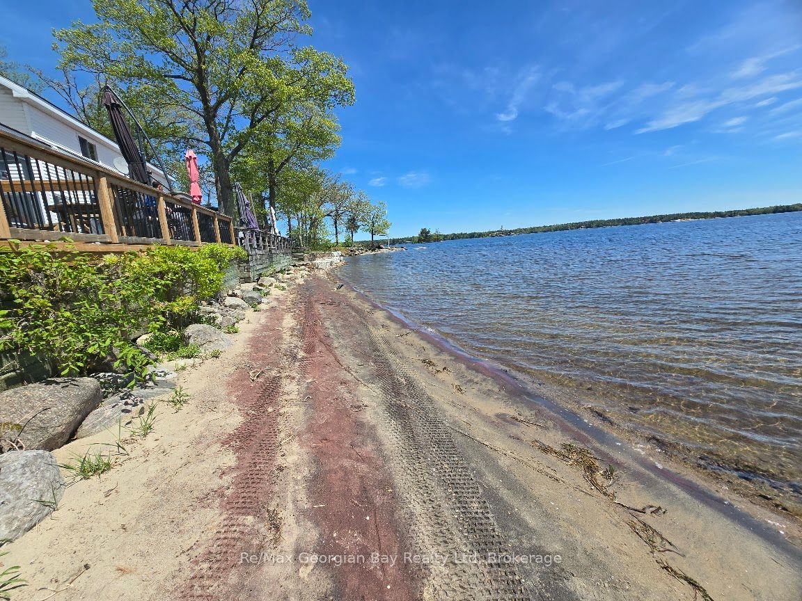 #beach Chalet #3 - 1230 Grandview Lodge Road Property Photo 1