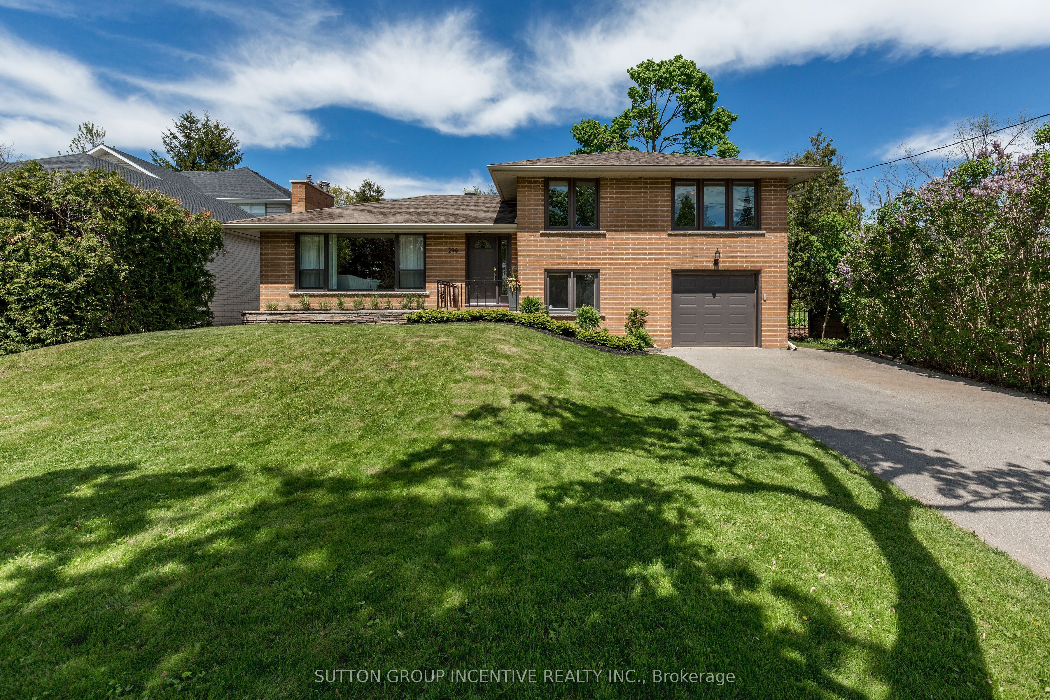 296 Codrington Street Property Photo 1