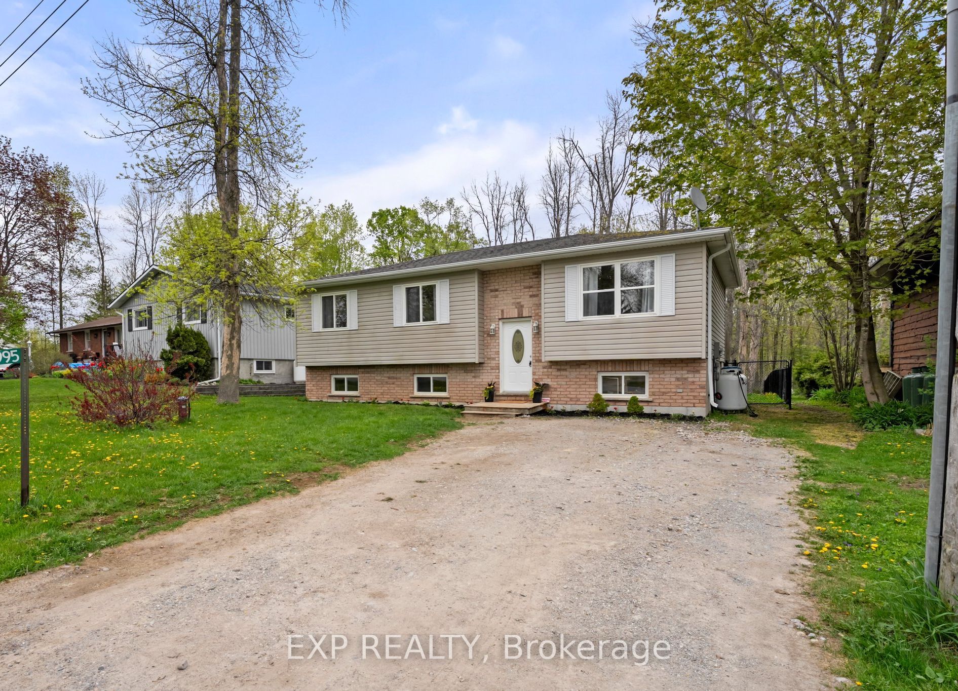 3995 Woodland Drive Property Photo 3
