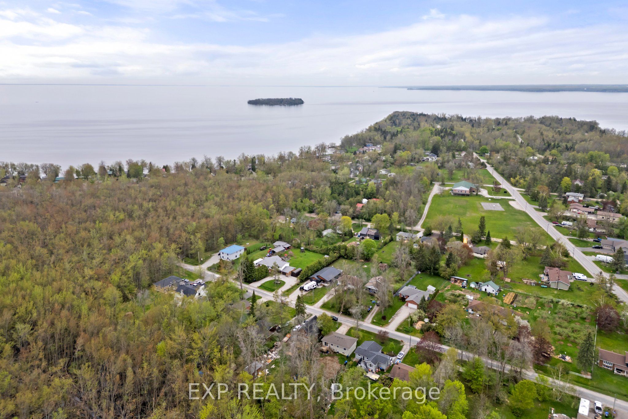 3995 Woodland Drive Property Photo 4