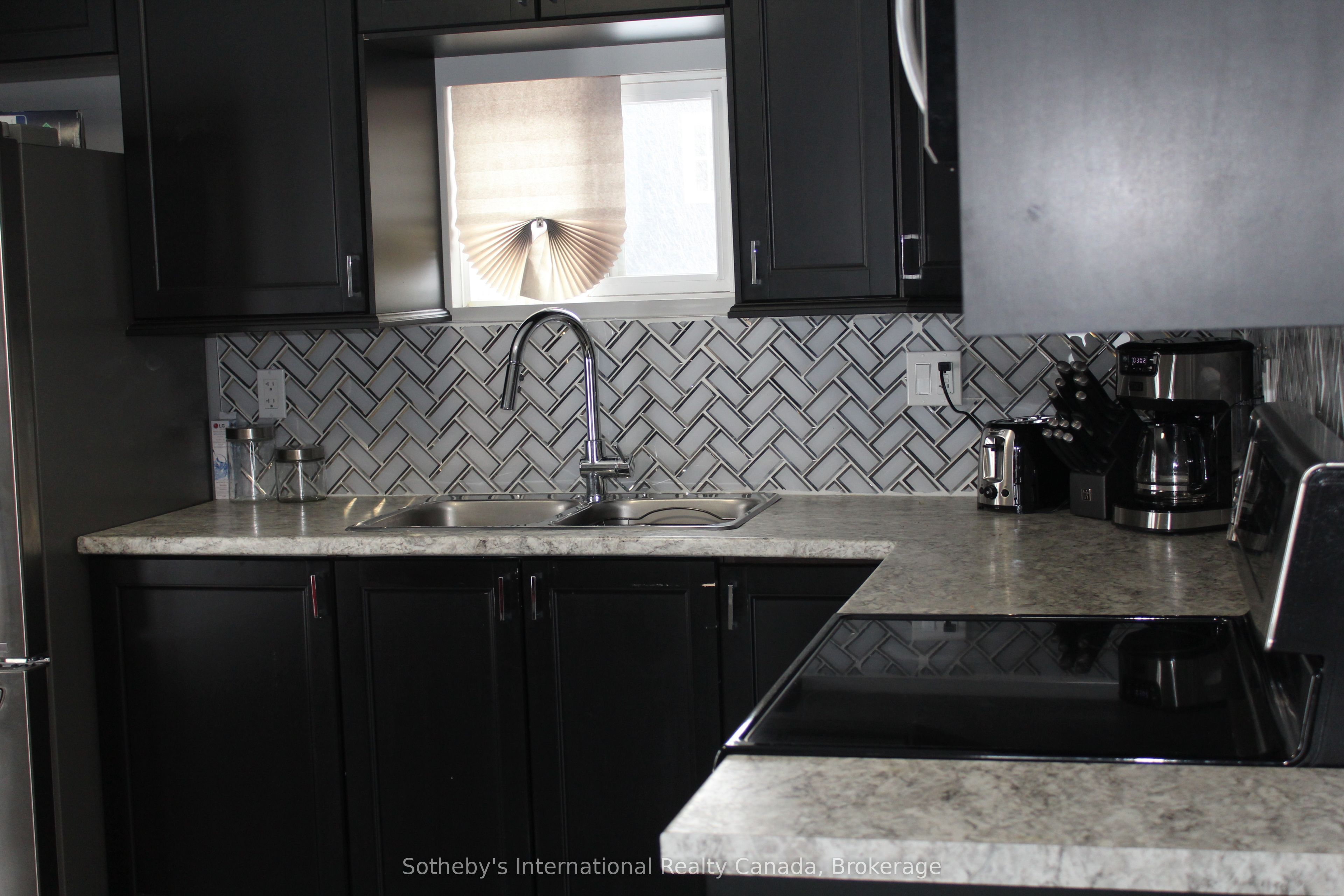 #a&b - 218 Fifth Street Property Photo 7