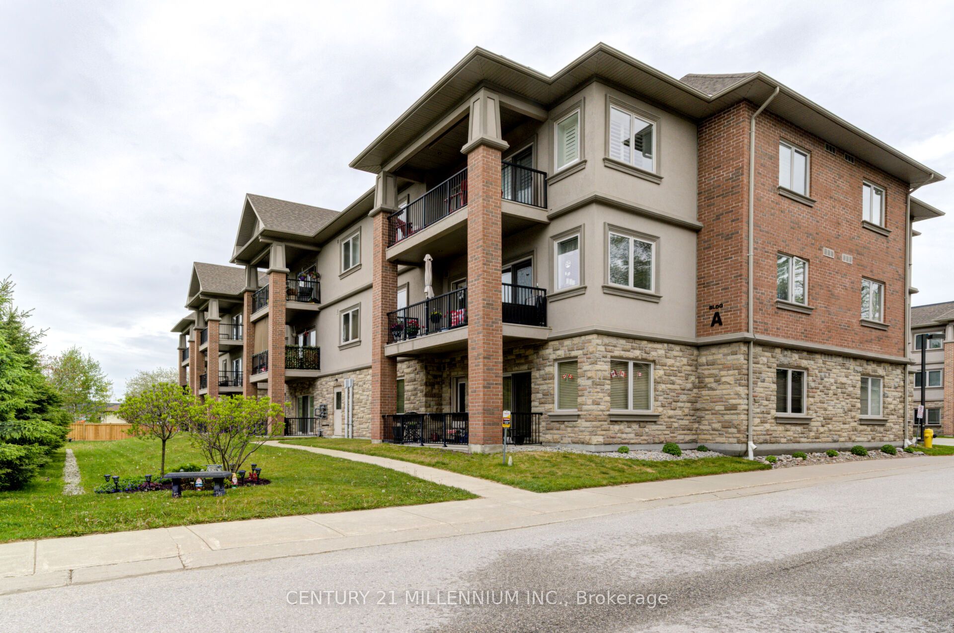 19A Yonge Street N 208 Property Photo 1